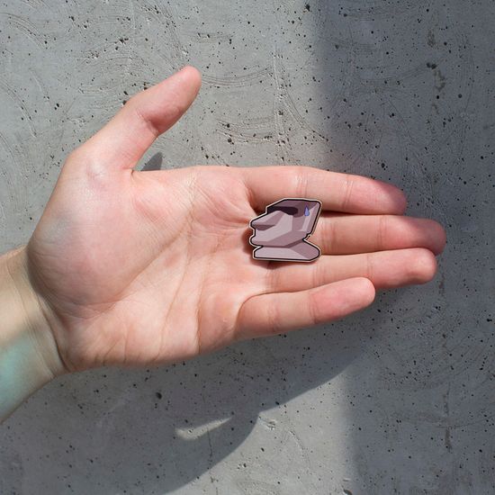 Значок деревянный (брошь)  Moai meme. Fire Pin