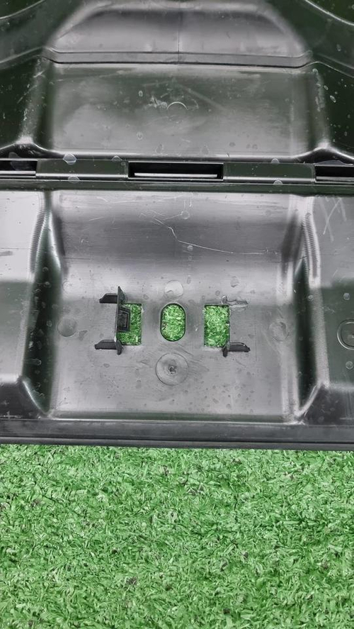 Кожух замка капота BMW 5er G60 (2023-н.в.)