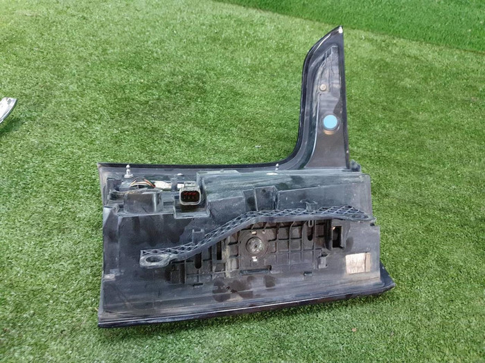 Фонарь правый Range Rover Vogue 4 L405 (2012-2017)