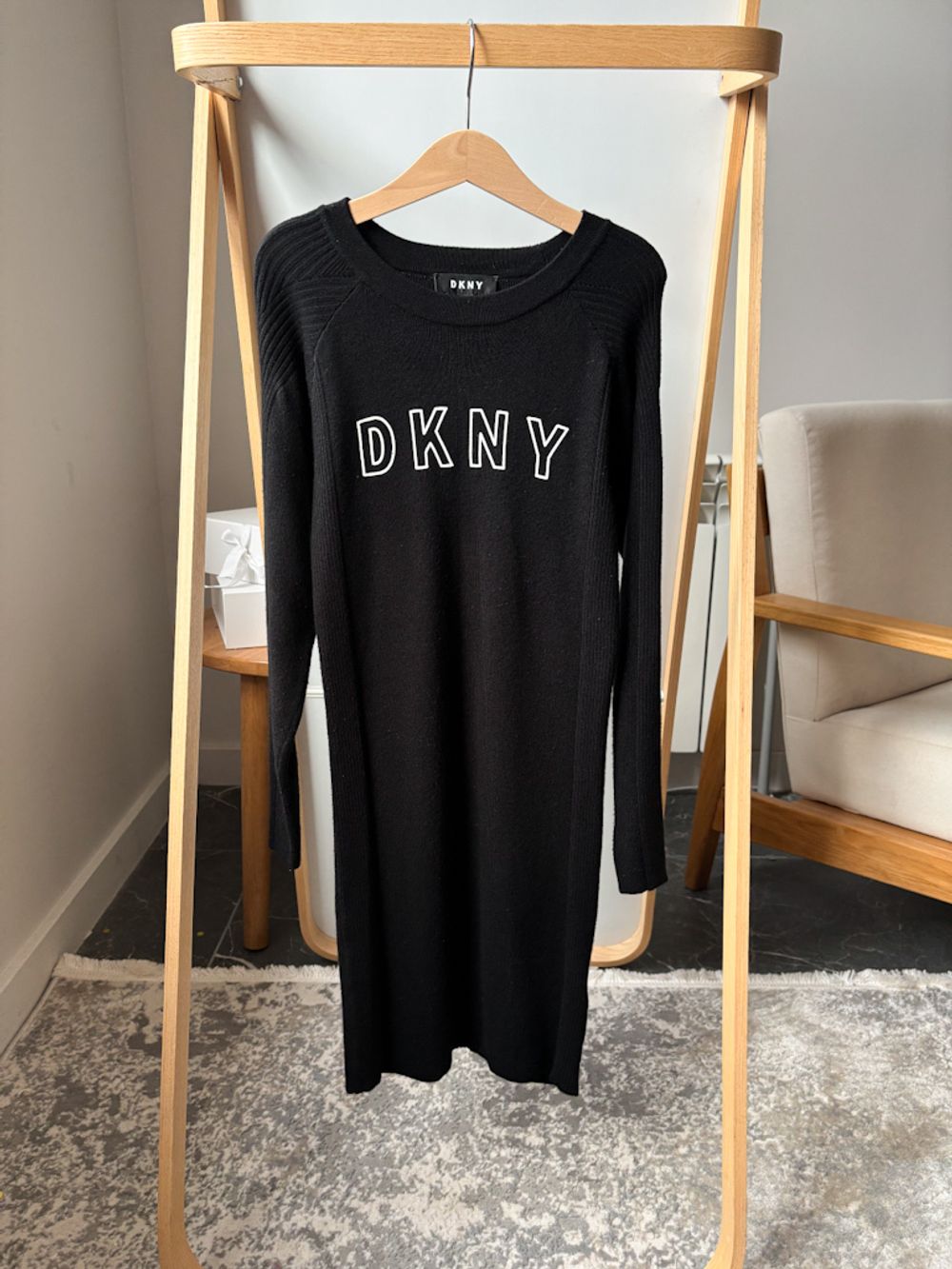 Платье свитер DKNY, 140