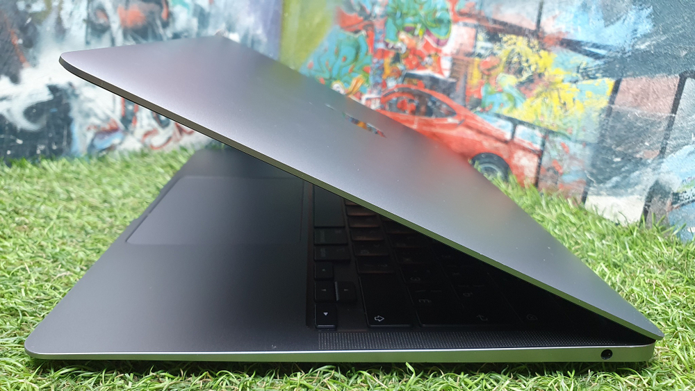 MacBook Air 13 (2020, M1) Retina A2337 2560х1600, Apple M1