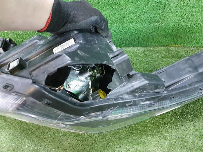 Битая Фара правая Kia Rio 4 (2020-н.в.) галоген