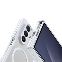 Чехол матовый полупрозрачный белого цвета с MagSafe для Samsung Z TriFold, серия Expn Series Magnetic от Dux Ducis