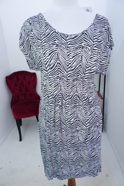 Платье Riviera со смелым принтом, маркировка М, визуально на 46 размер