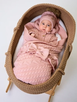 Вязаный конверт на выписку для новорожденного теплый