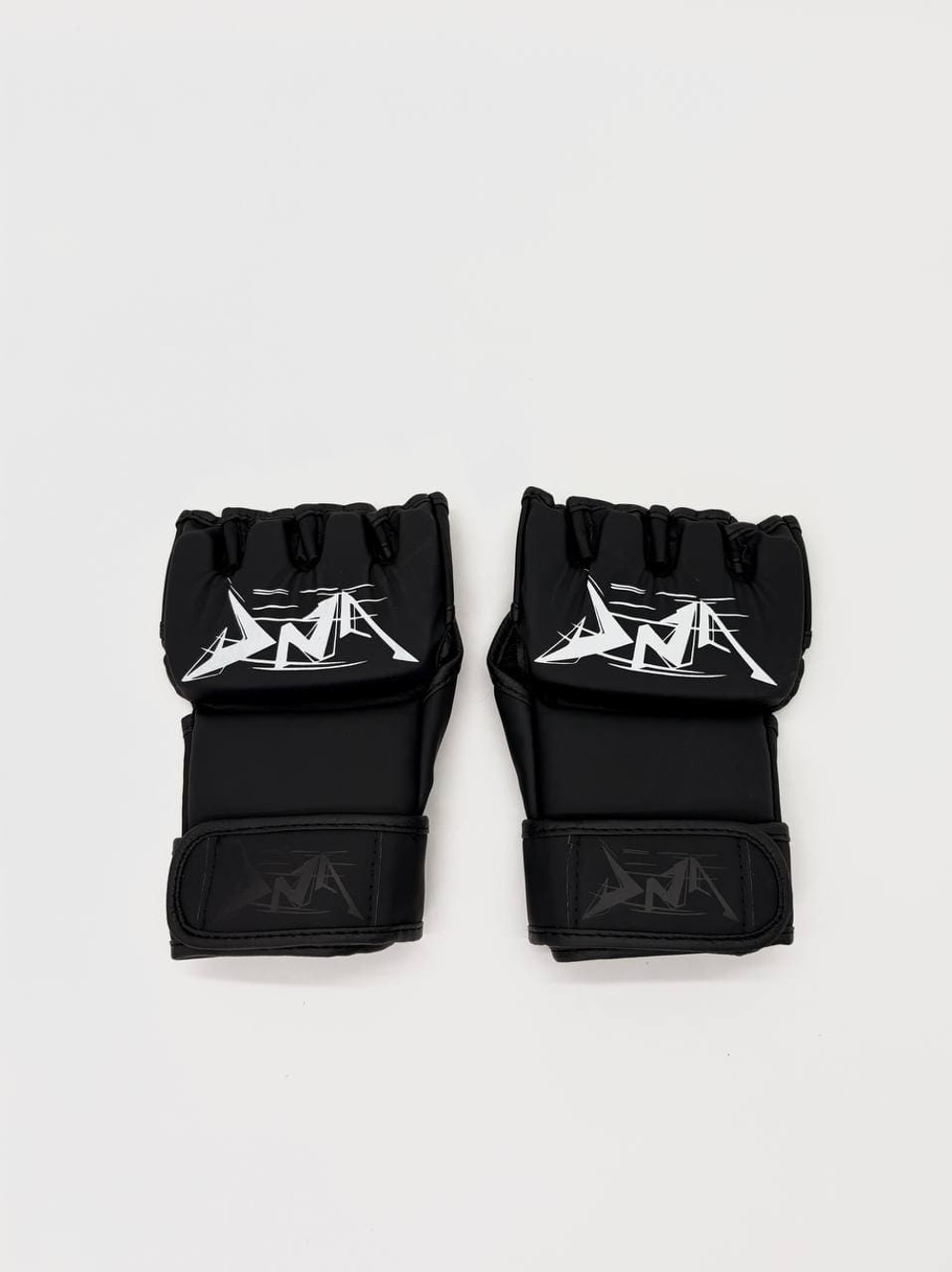Перчатки для ММА ONA, черные