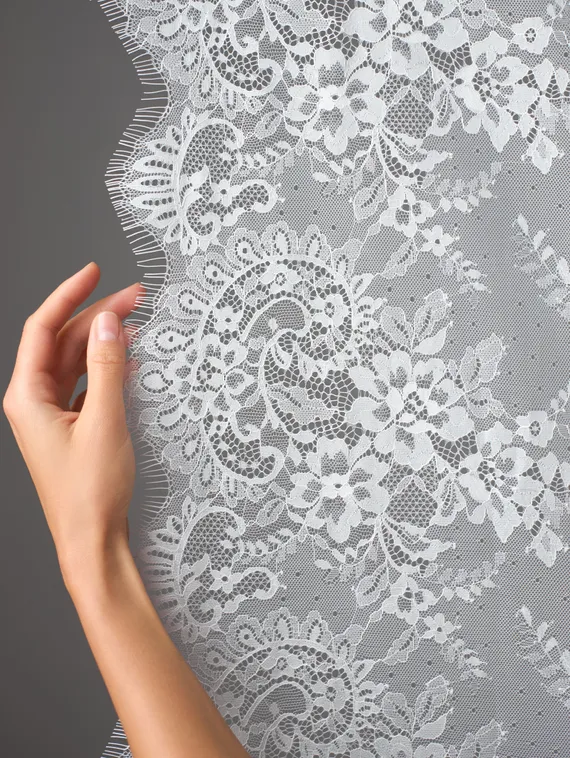 07-01 Кружево реснички (шантильи) широкое, 45 см, айвори 004