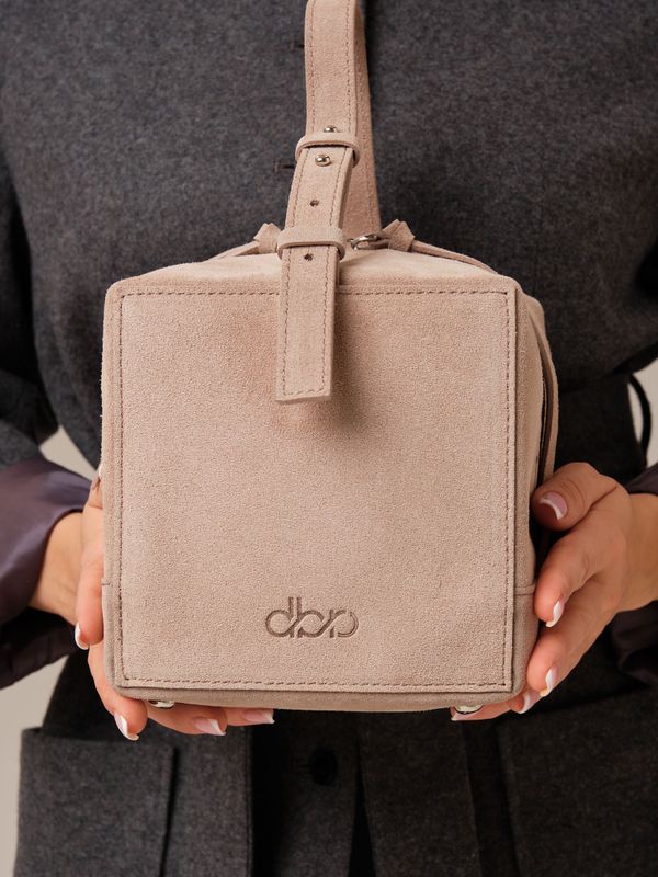 Замшевая сумка Quadra DBR 30989 ваниль