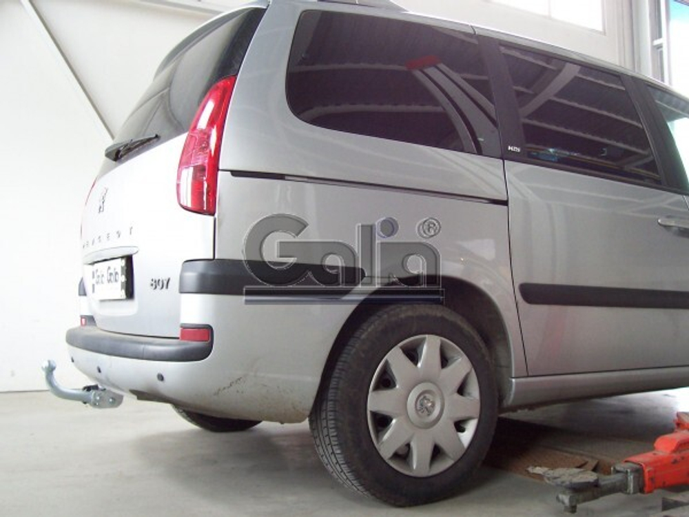 Фаркоп оцинкованный Galia C031A для Citroen C8 2002-2010, FIAT Ulysse 2002-2010, Lancia Phedra 2002-2010, Peugeot 807 2002-2010(паспорт и сертификат в комплекте)(без электрики)