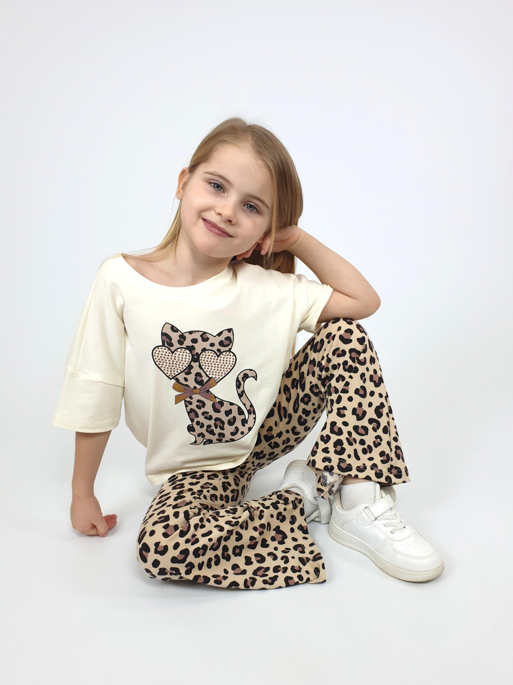 02-155-2 Комплект для девочки (футболка+ брюки)