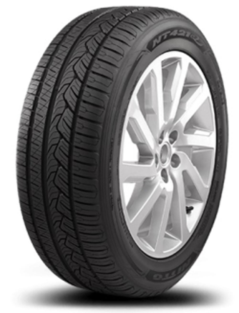 Легковая шина 225/60R18 104V  NT421Q (Nitto)