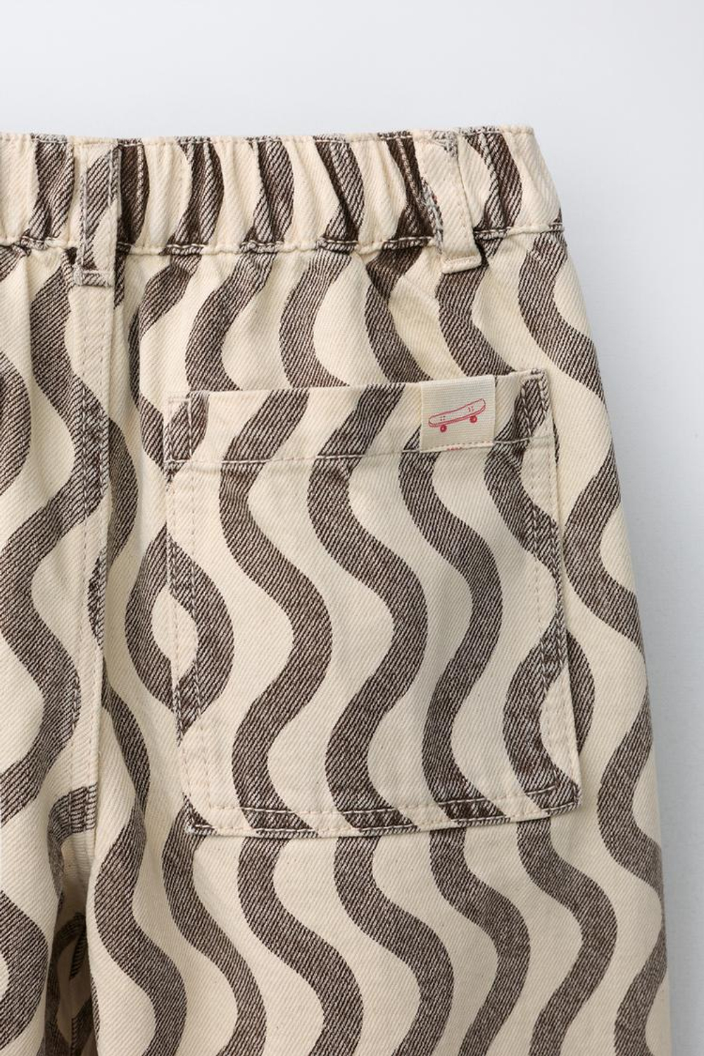 ZARA ДЖИНСЫ С ГЕОМЕТРИЧЕСКИМ ПРИНТОМ, ЭКРЮ