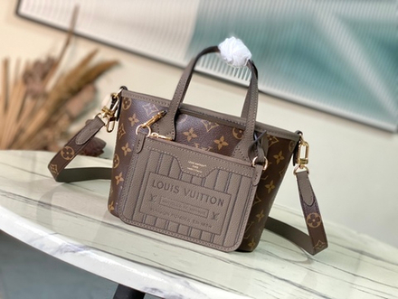 Louis Vuitton Neverfull Bandouliere Inside Out BB
