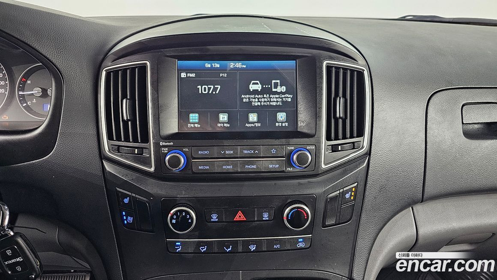 Hyundai The New Grand Starex Van 5-и местный (06.2020)