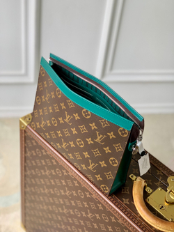 Louis Vuitton Pochette Voyage MM