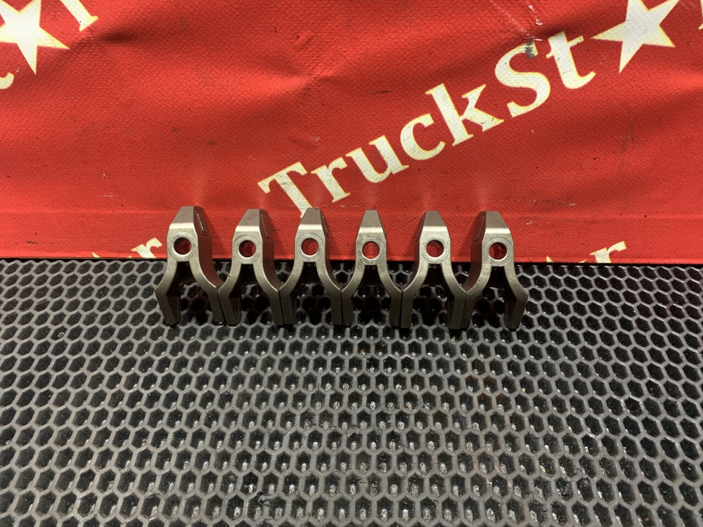 Комплект кронштейнов форсунок двигателя 2021г.