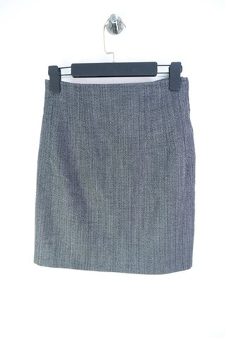 Юбка стильного цвета и с интересной фактурой 42-44 размер