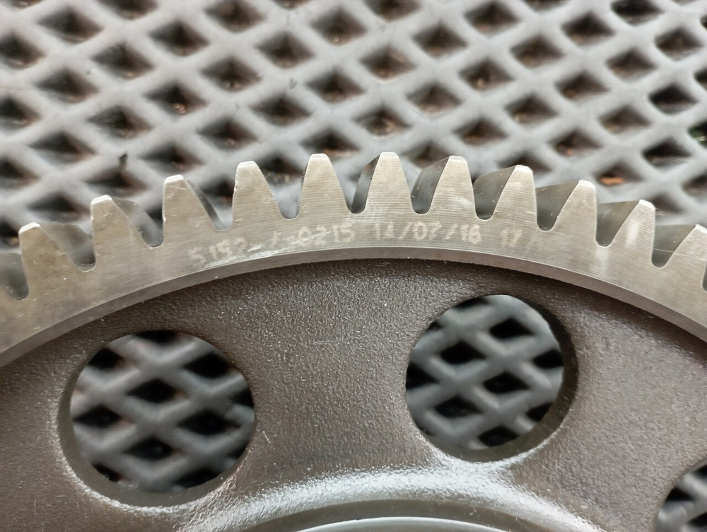 Промежуточная шестерня ГРМ в сборе