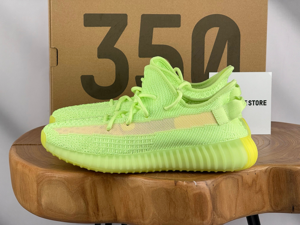 Yееzy Boost 350 v2 Glow