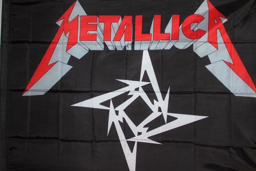 Флаг Metallica лого + надпись