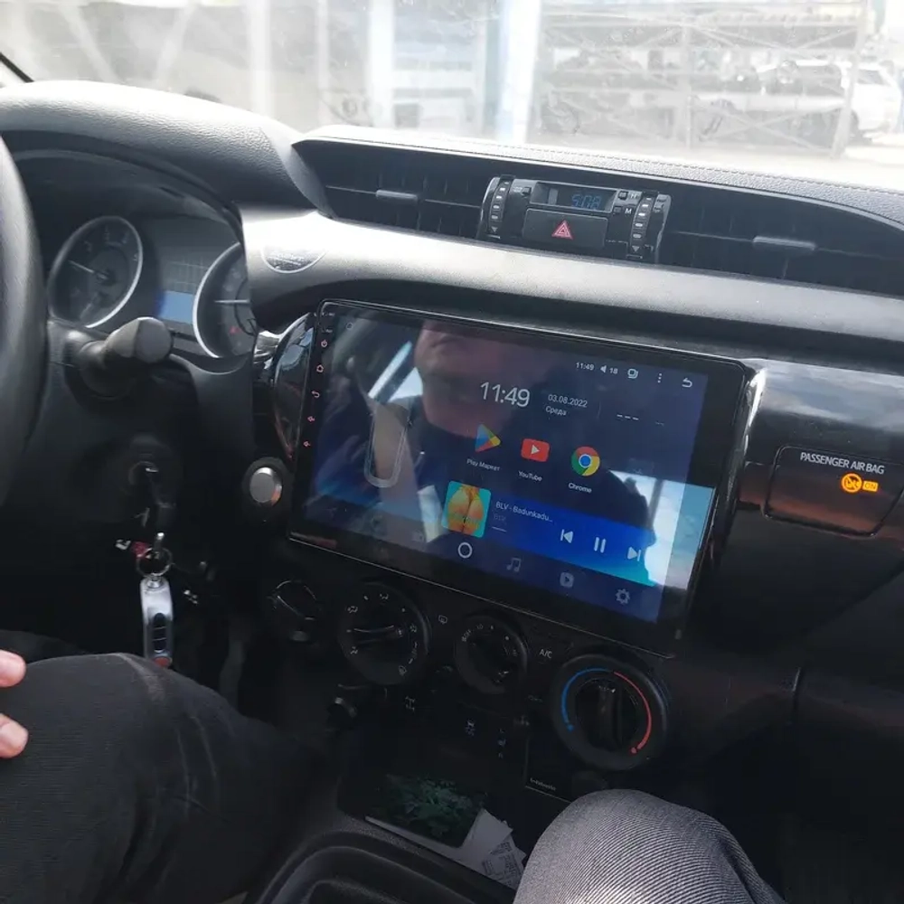 Магнитола Toyota Hilux 8 2015-2023+ - FarCar BM588/1077M монитор 10.36" QLED на Android 14, TS10, 4+32Гб, CarPlay, 4G SIM-слот