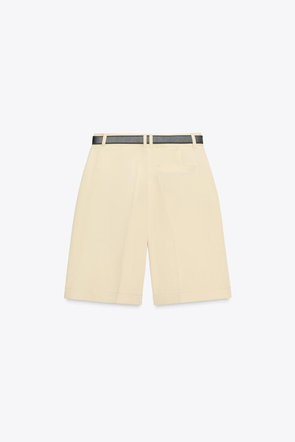 ZARА БЕРМУДЫ С ЗАЩИПАМИ И ПОЯСОМ, ЦВЕТ СЛИВОЧНОГО МАСЛА