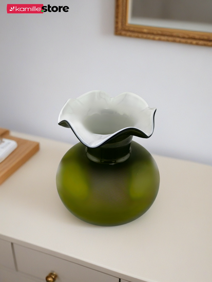 Ваза для цветов 20 см. стеклянная с волнистым горлышком