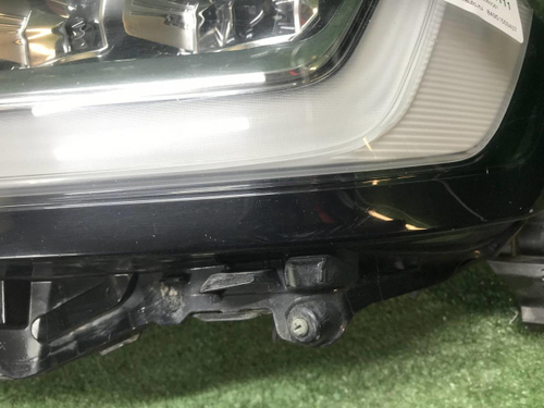 Фара левая Toyota Land Cruiser 300 (21-нв) LED