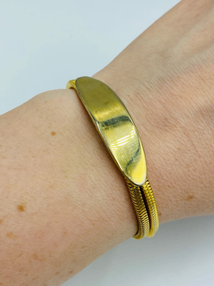 Браслет с металлической пластиной