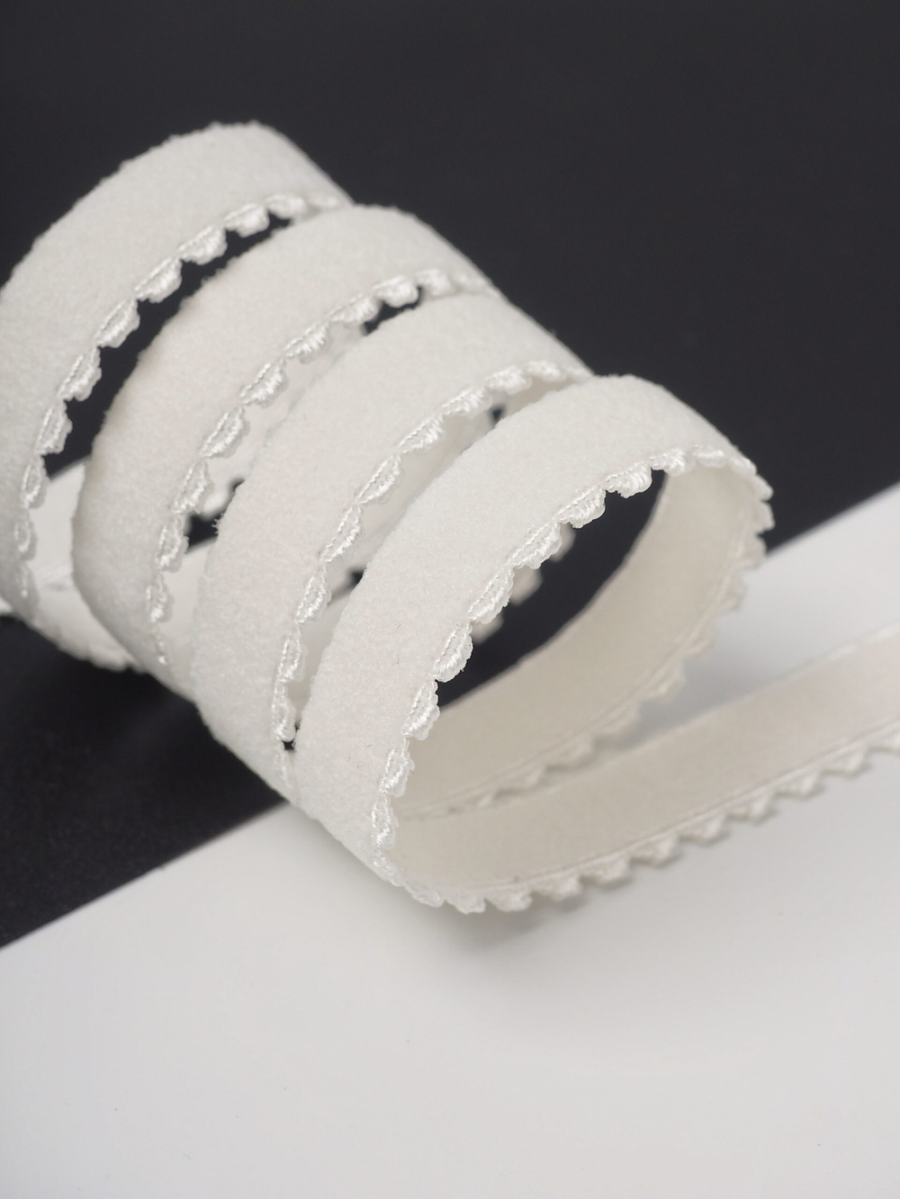 Резинка отделочная шампань ажурная ширина 10 мм с учетом фестона