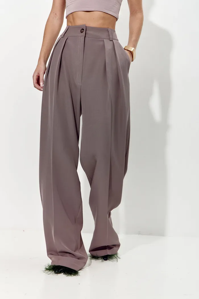 Брюки палаццо свободные с защипами цвета тауп