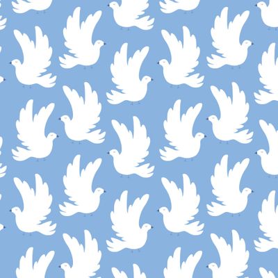 Белые голубки на голубом