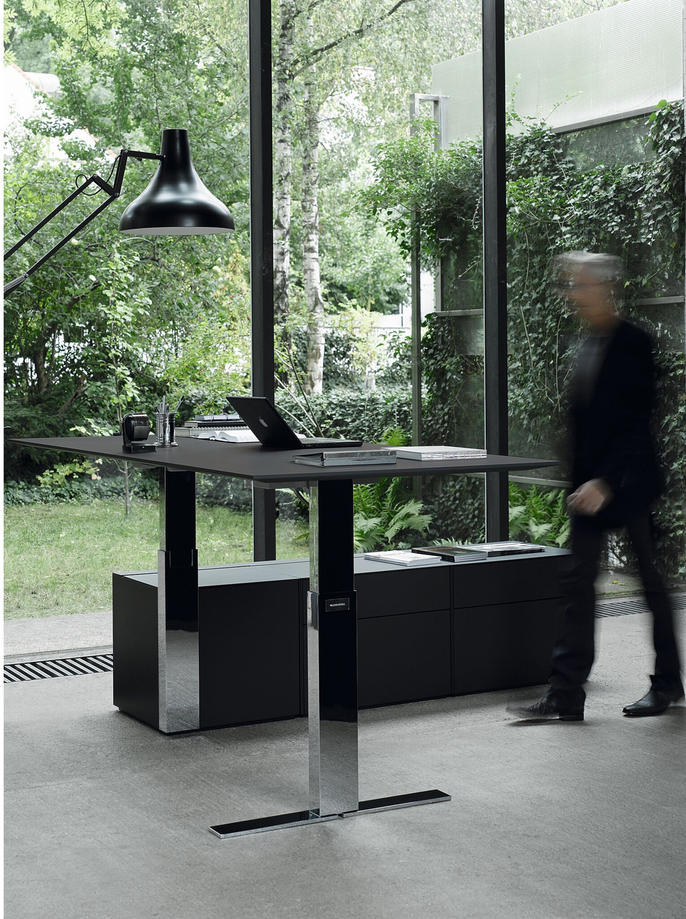 Стол руководителя Walter Knoll Exec-V Desk