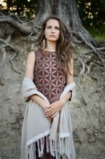 Накидка с бахромой Chintamani короткая (бежевая)