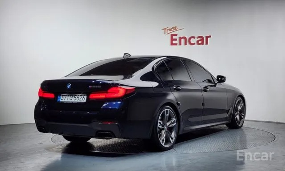 BMW 5 серии (G30) M550i xDrive