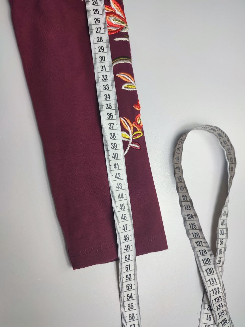 Платье с интересной вышивкой 46 размер