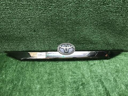 Накладка крышки багажника Toyota Camry XV50 11-14