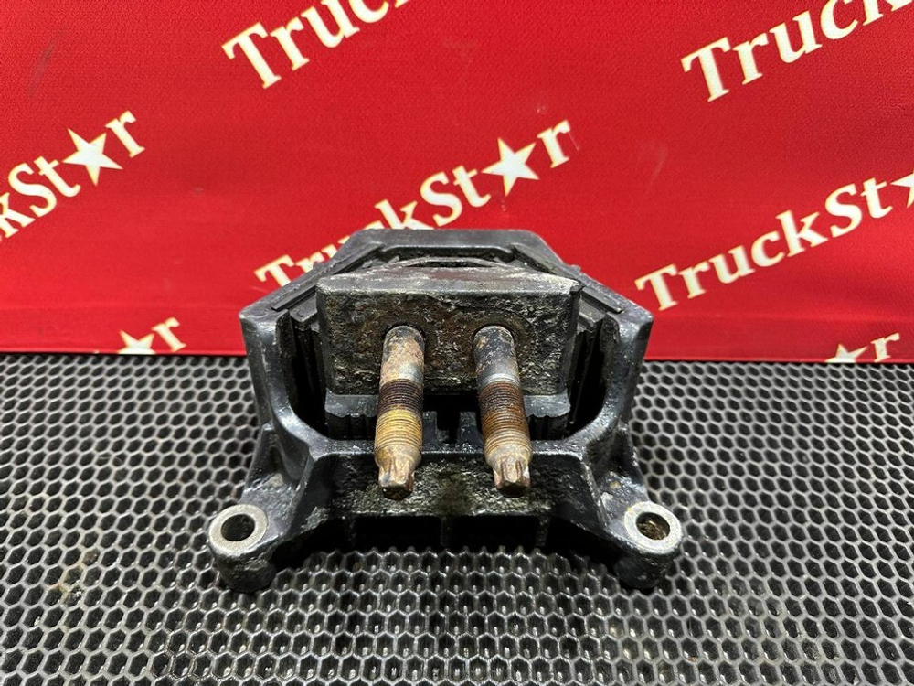 Подушка двигателя задняя 2021г