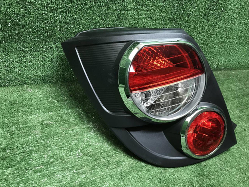 Фонарь левый Chevrolet Aveo T300 (11-20) хэтчбек