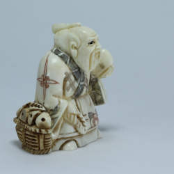 Эксклюзивная нэцкэ Монах с корзиной рыбы и персиком