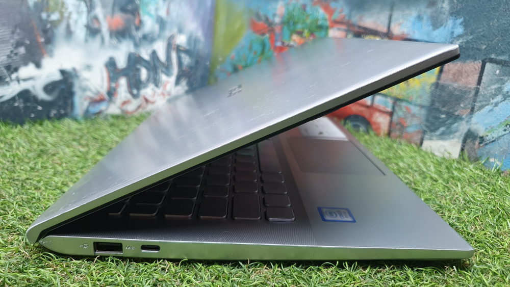 Ноутбук ASUS i3-8/4Gb/FHD