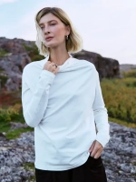 Лонгслив с цельнокроеным воротником