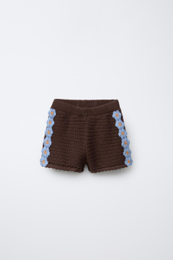 ZARA ТРИКОТАЖНЫЕ ШОРТЫ С УЗОРОМ «РОМАШКИ», ШОКОЛАДНЫЙ