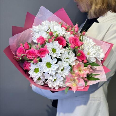 Букет "Розе" (кустовая роза, хризантема ромашка, альстромерия)