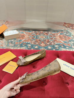 Louis Vuitton Flats (4 colors)