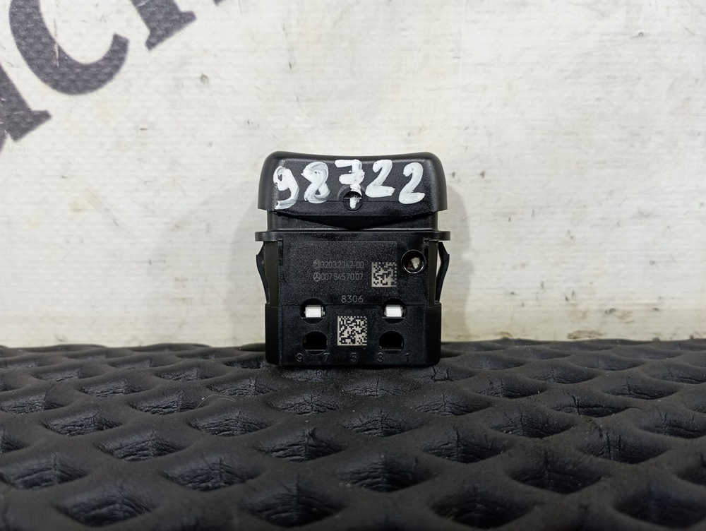 Кнопка массы