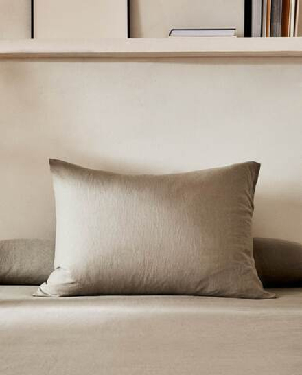 ZARA HOME ОДНОТОННЫЙ ЧЕХОЛ ДЛЯ ДЕКОРАТИВНОЙ ПОДУШКИ, СВЕТЛО-СЕРЫЙ
