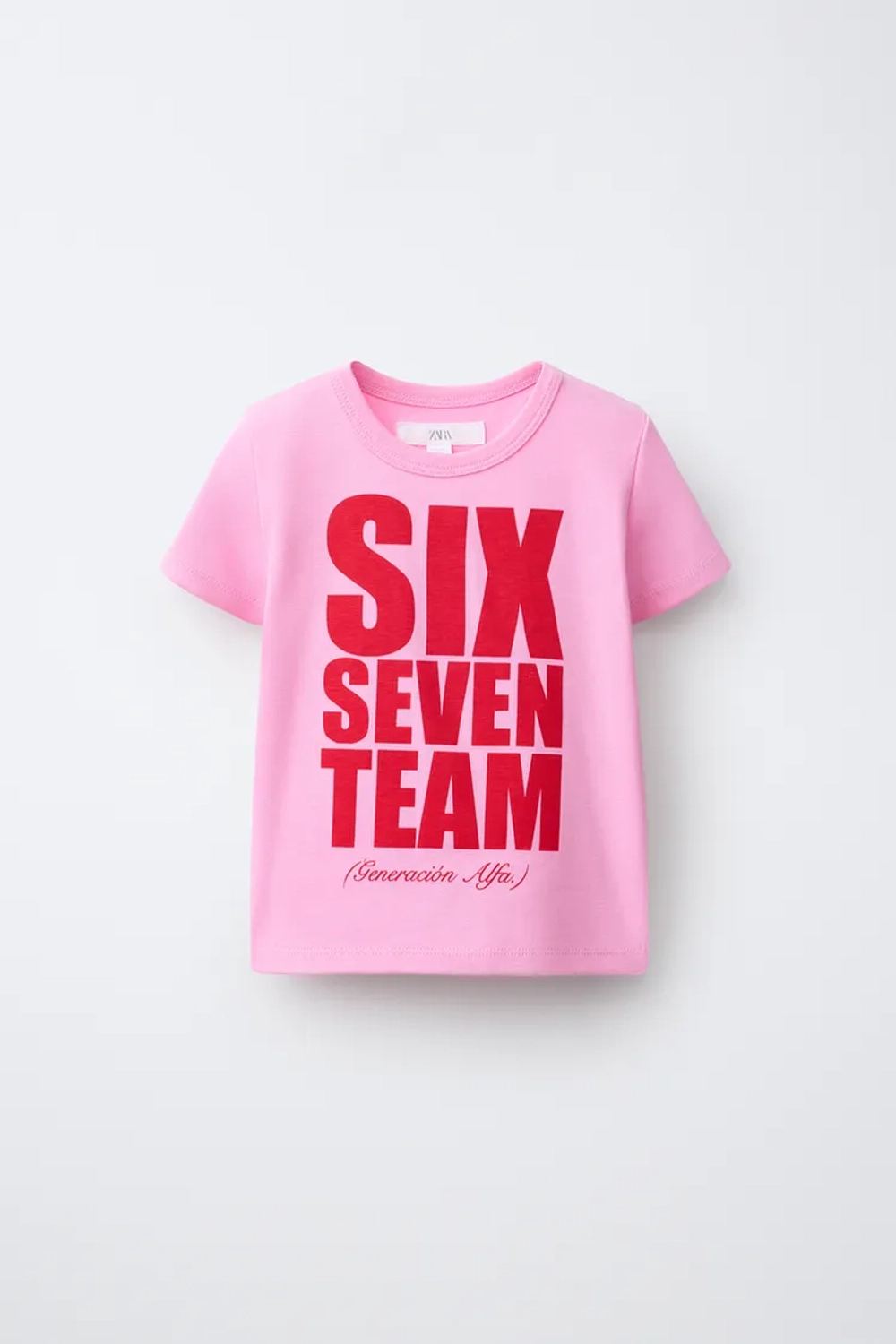 ZARA ФУТБОЛКА С ПРИНТОМ TEAM SIX SEVEN, НЕОНОВЫЙ РОЗОВЫЙ