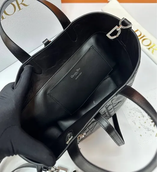 Сумка Dior Toujours вертикальная, черный