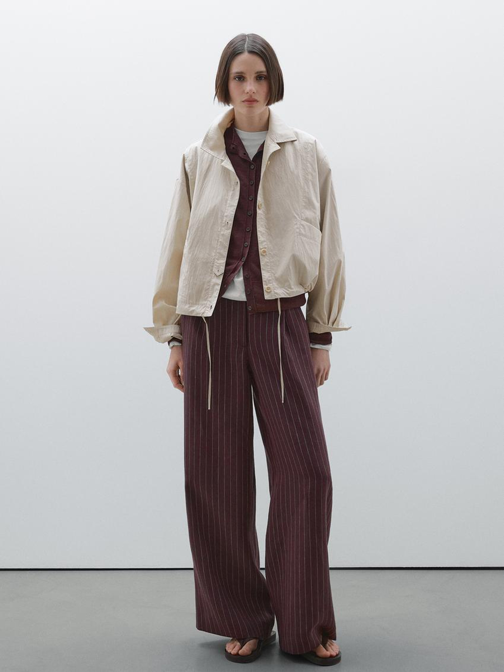 Massimo Dutti Бомбер со швами и сборкой, экрю